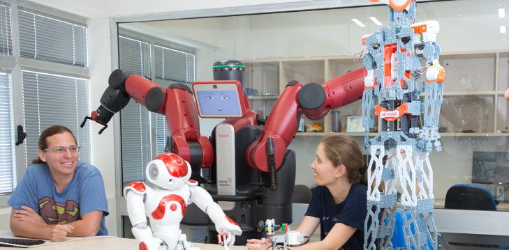 חוקרים סקרנות של אנשים ושל רובוטים בעזרת מודלים מתמטיים