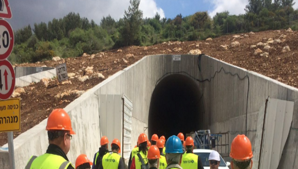 סיור במרכז המבקרים של קו הרכבת המהירה לירושלים 